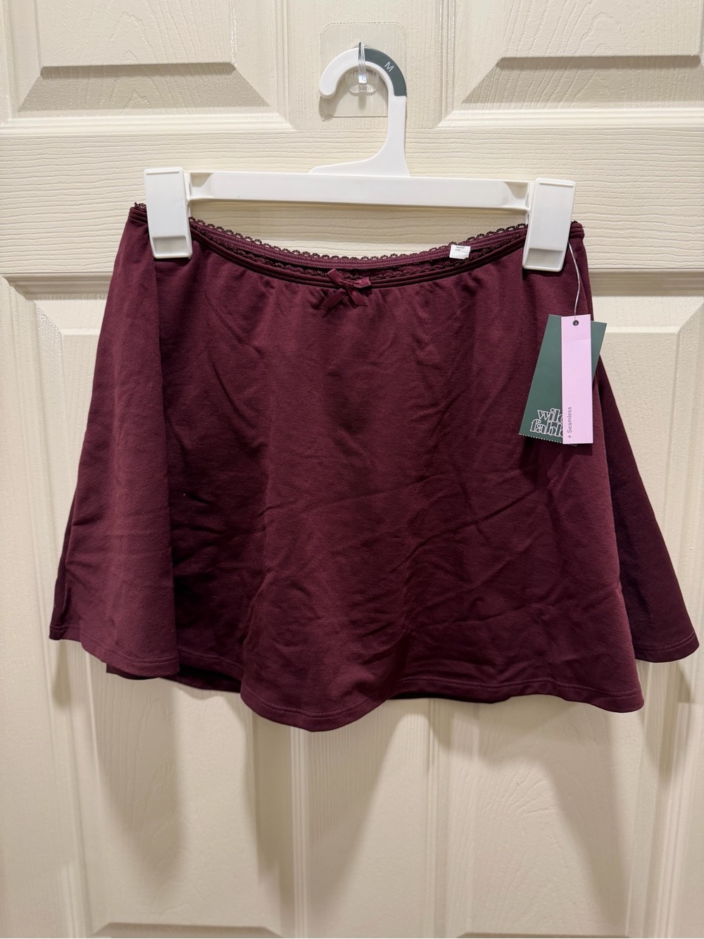 Women’s Burgundy Seamless Mini Skater Skort with Lace by Wild Fable- M NWT